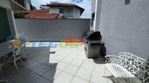 Casa 3 Quartos 1 Suíte e 3 banheiros à Venda, 300 m² Foto 4