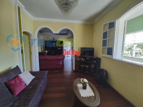 Casa à venda com 4 quartos 2 suítes  e 5 vagas Foto 2