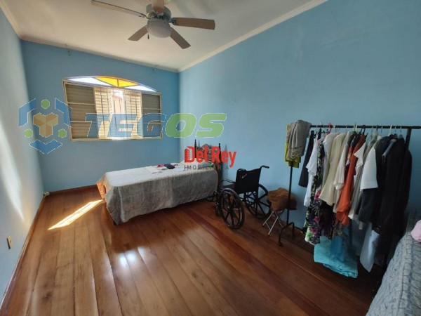 Casa à venda com 4 quartos 2 suítes  e 5 vagas Foto 12